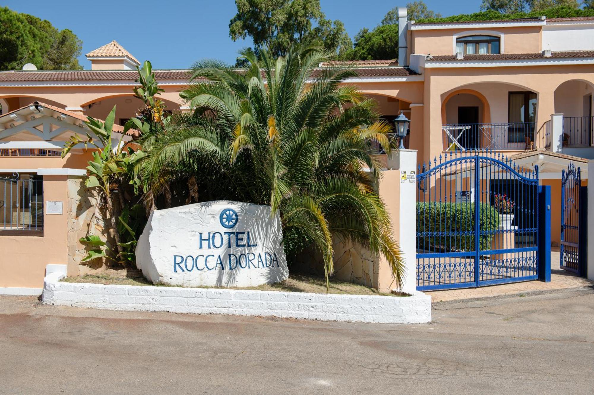 Hotel Amareclub Rocca Dorada Santa Margherita di Pula Exteriér fotografie