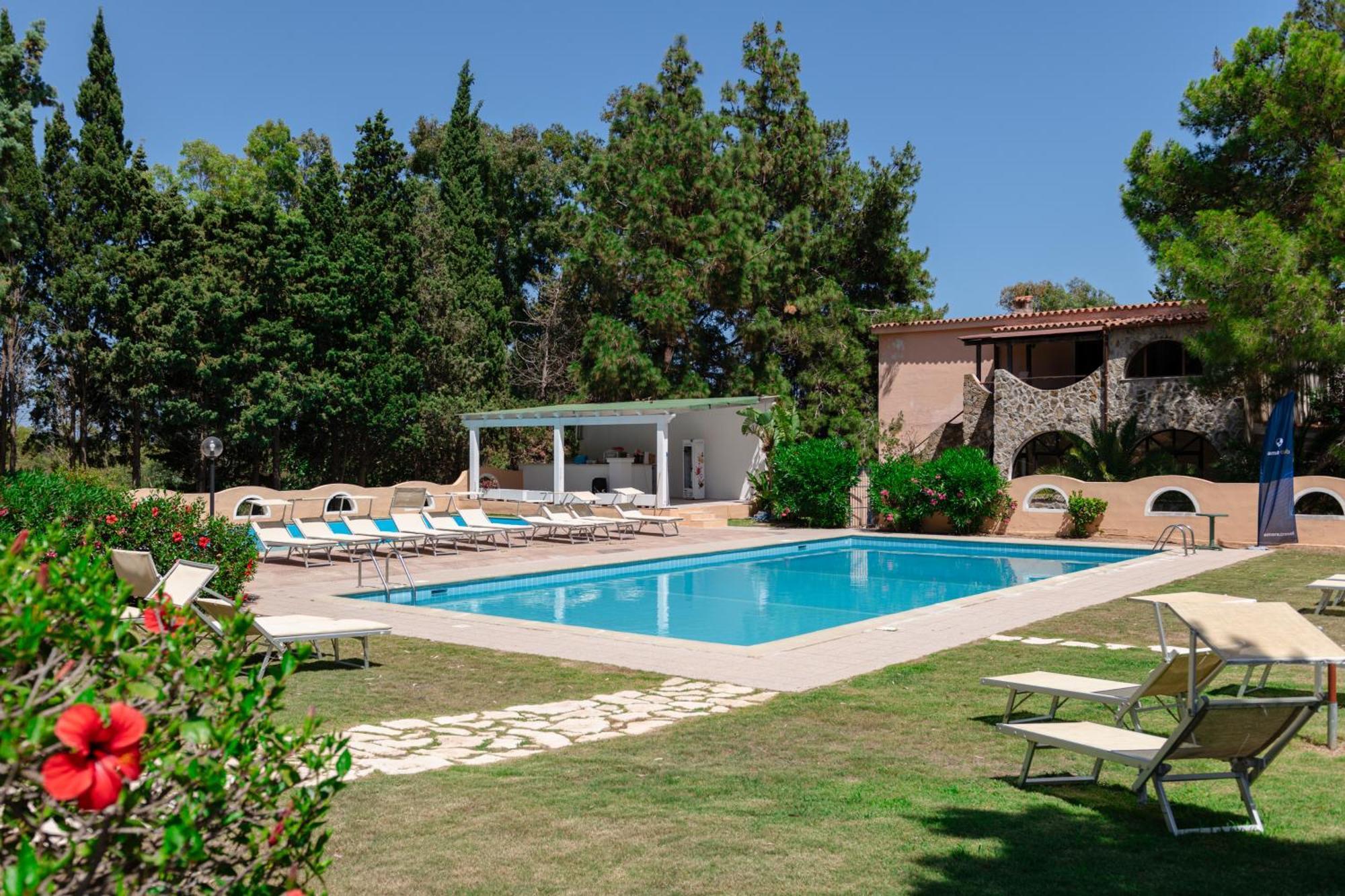 Hotel Amareclub Rocca Dorada Santa Margherita di Pula Exteriér fotografie
