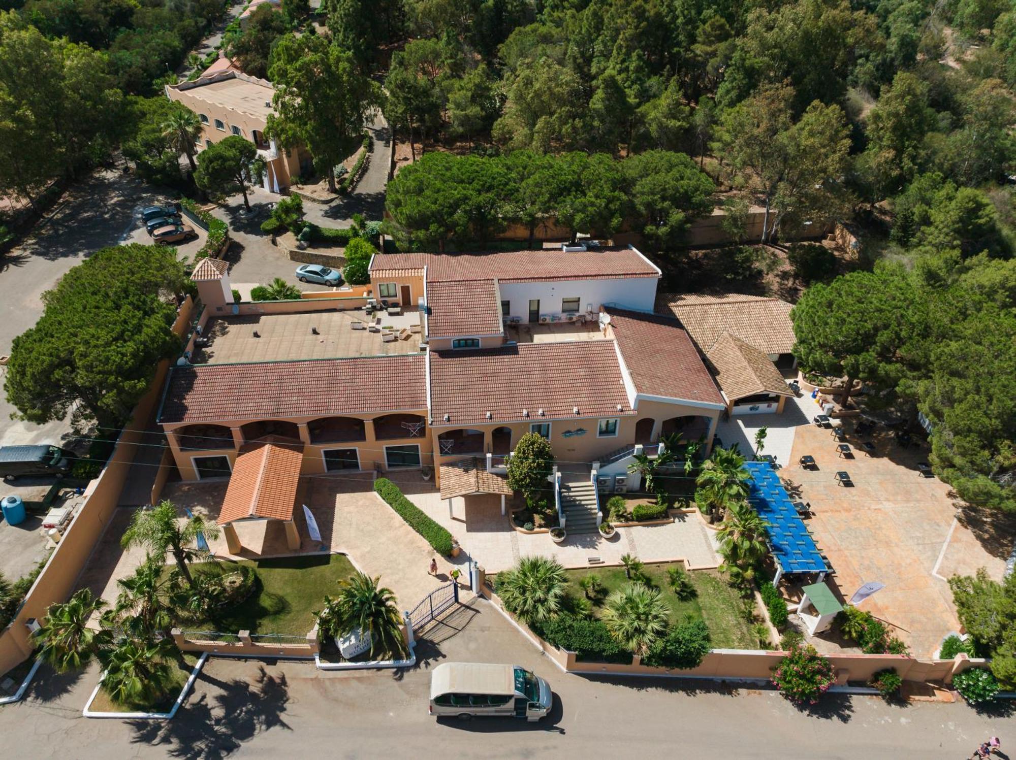 Hotel Amareclub Rocca Dorada Santa Margherita di Pula Exteriér fotografie