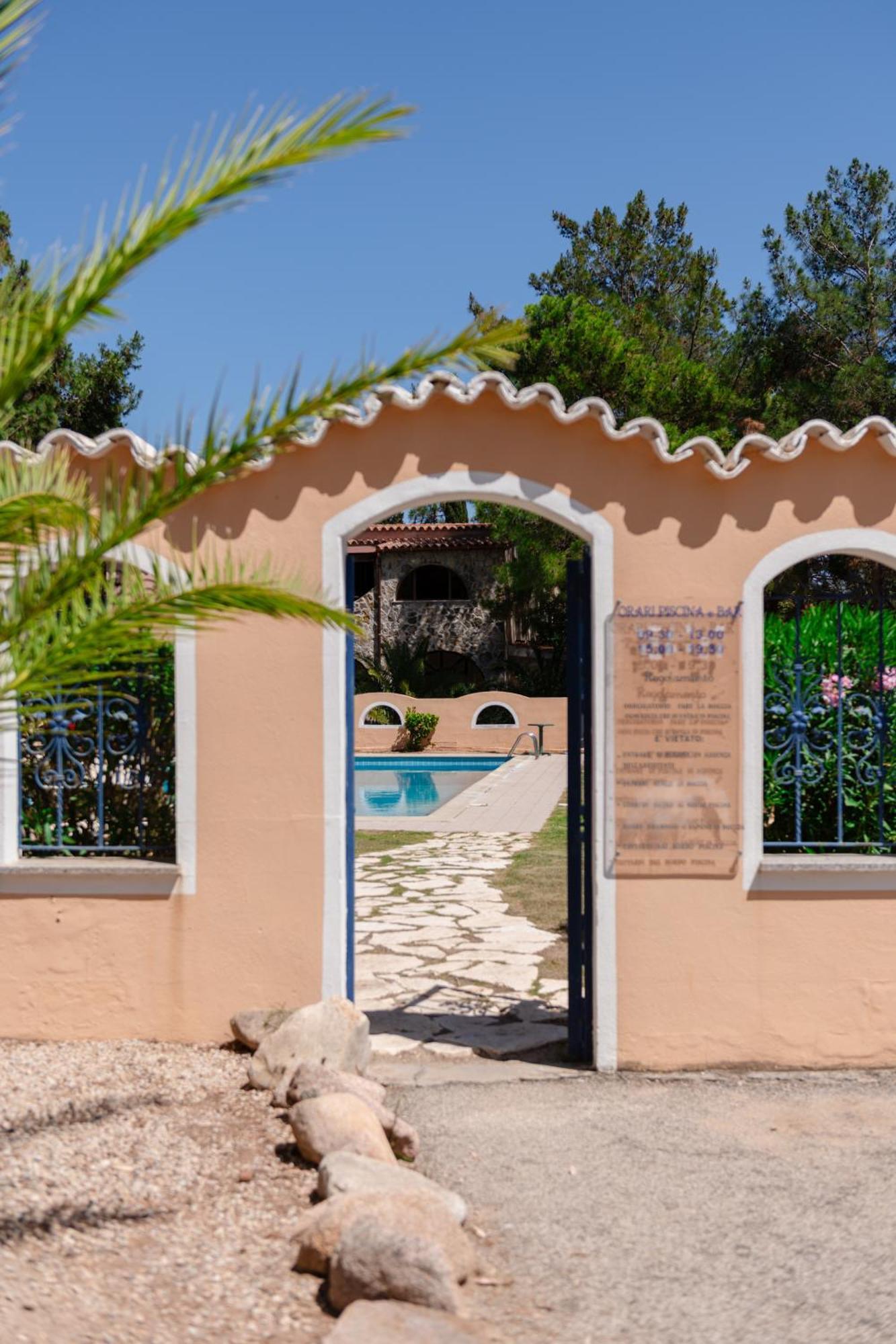 Hotel Amareclub Rocca Dorada Santa Margherita di Pula Exteriér fotografie